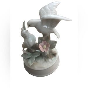 Vintage Arnart Ceramic Musical Figurine Birds Dove Rotating "Edelweiss " EUC